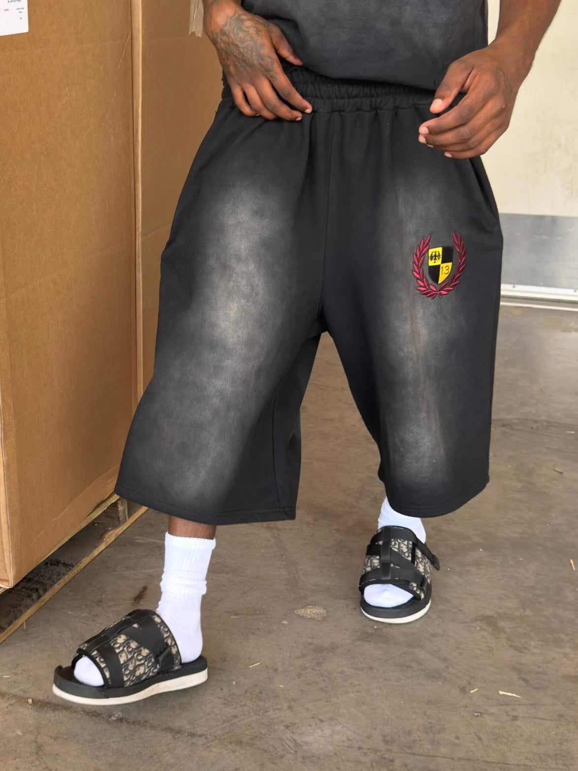 “LIMITED” BV Badge Long shorts
